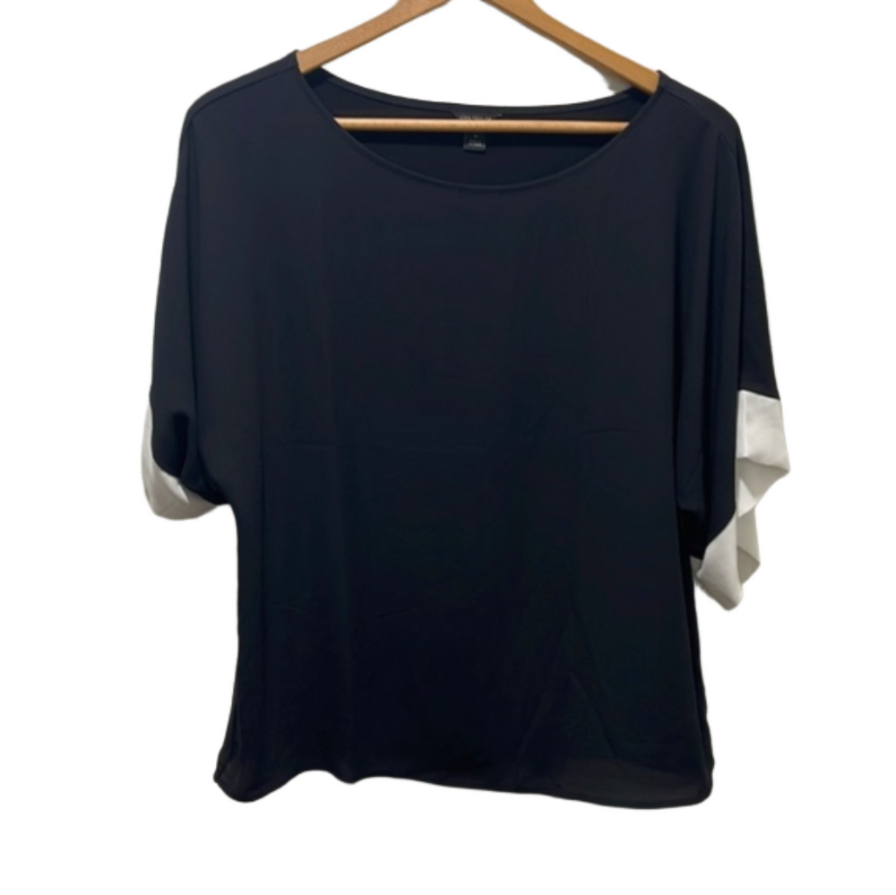 Ann Taylor black and white top size M GUC
